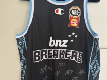 Lot 11: BNZ breakers singlets signed by players